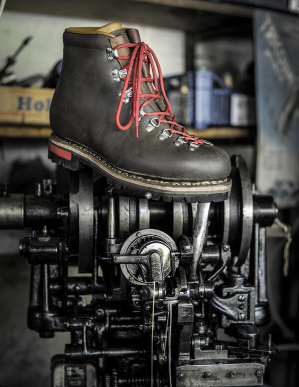 Chaussure N°3 sur machine johnson