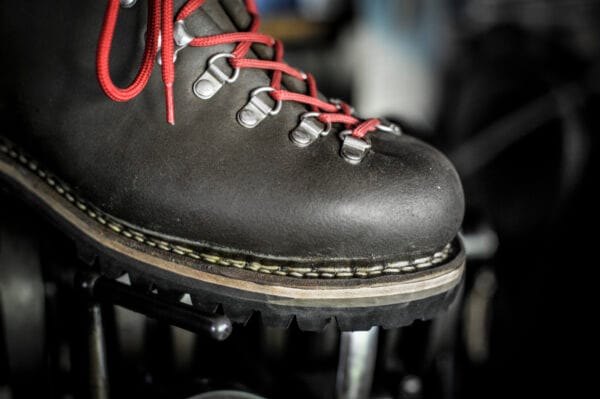 Chaussure N°3 détail couture norvégienne