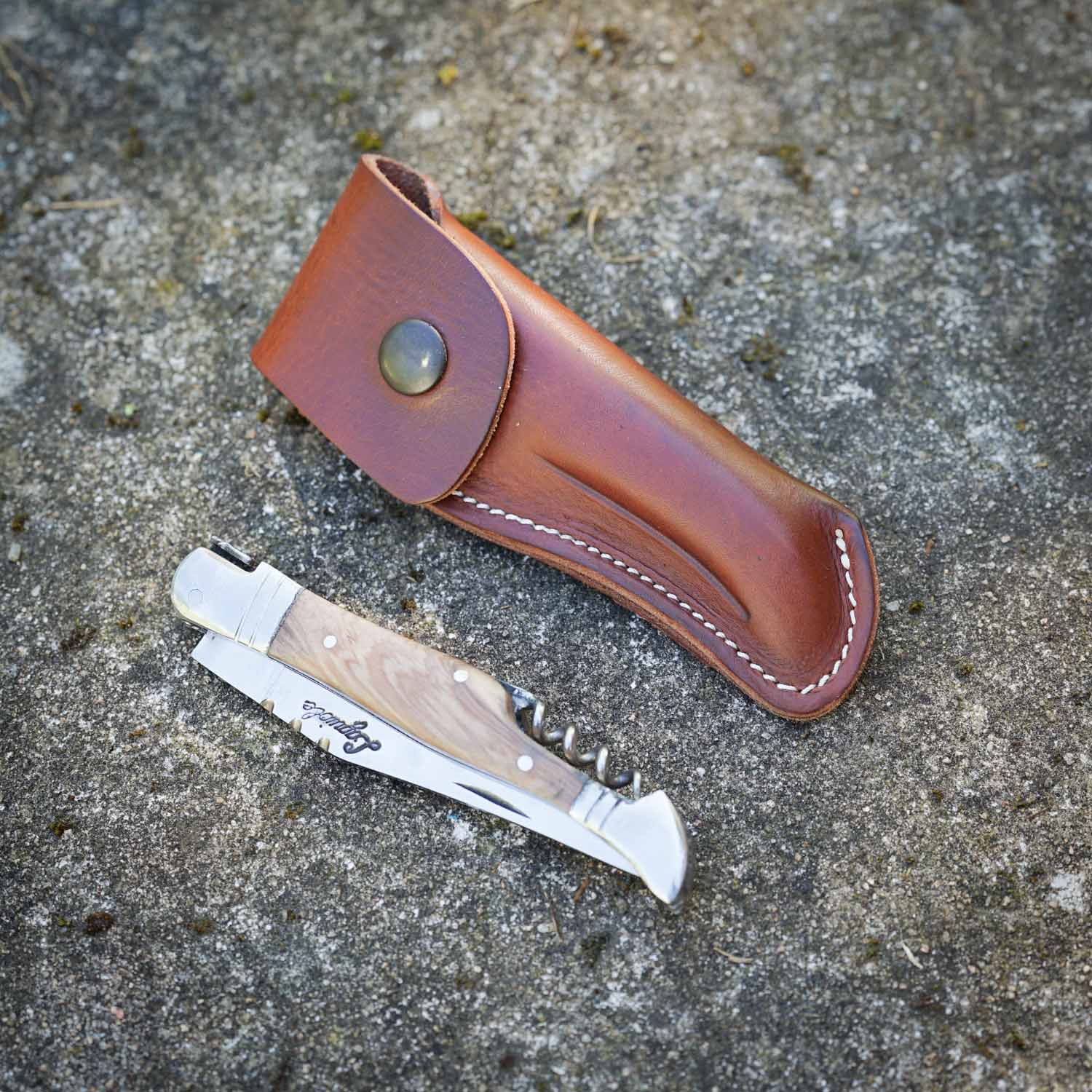 etui couteau laguiole